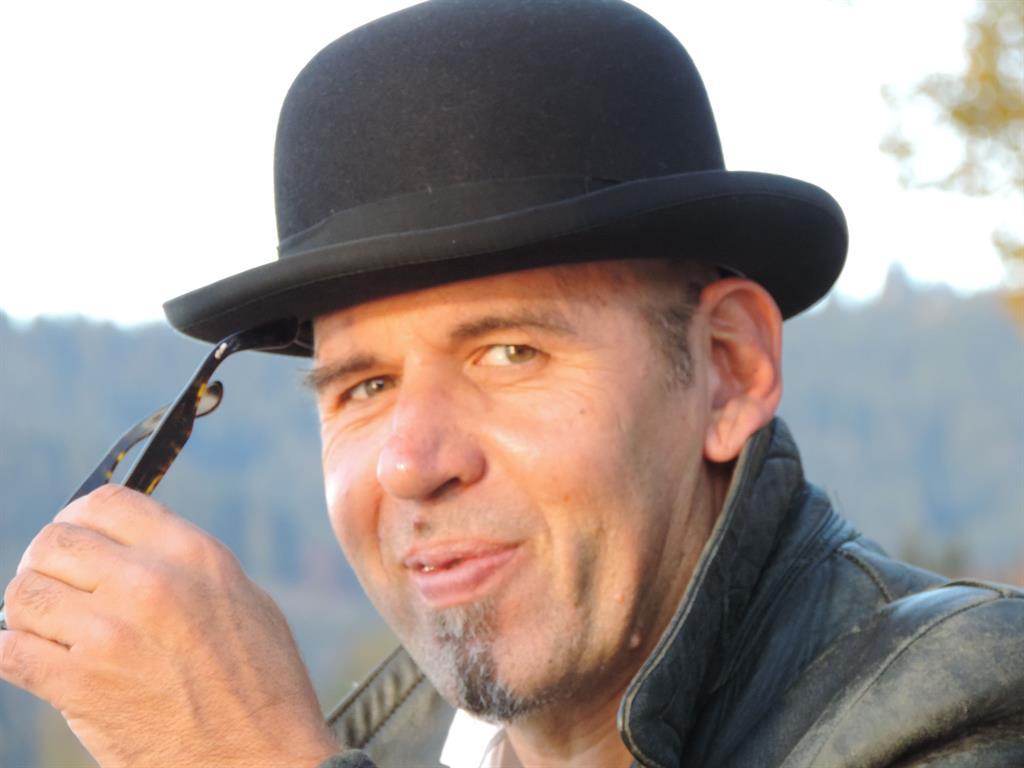 Tchelebi, Alexander